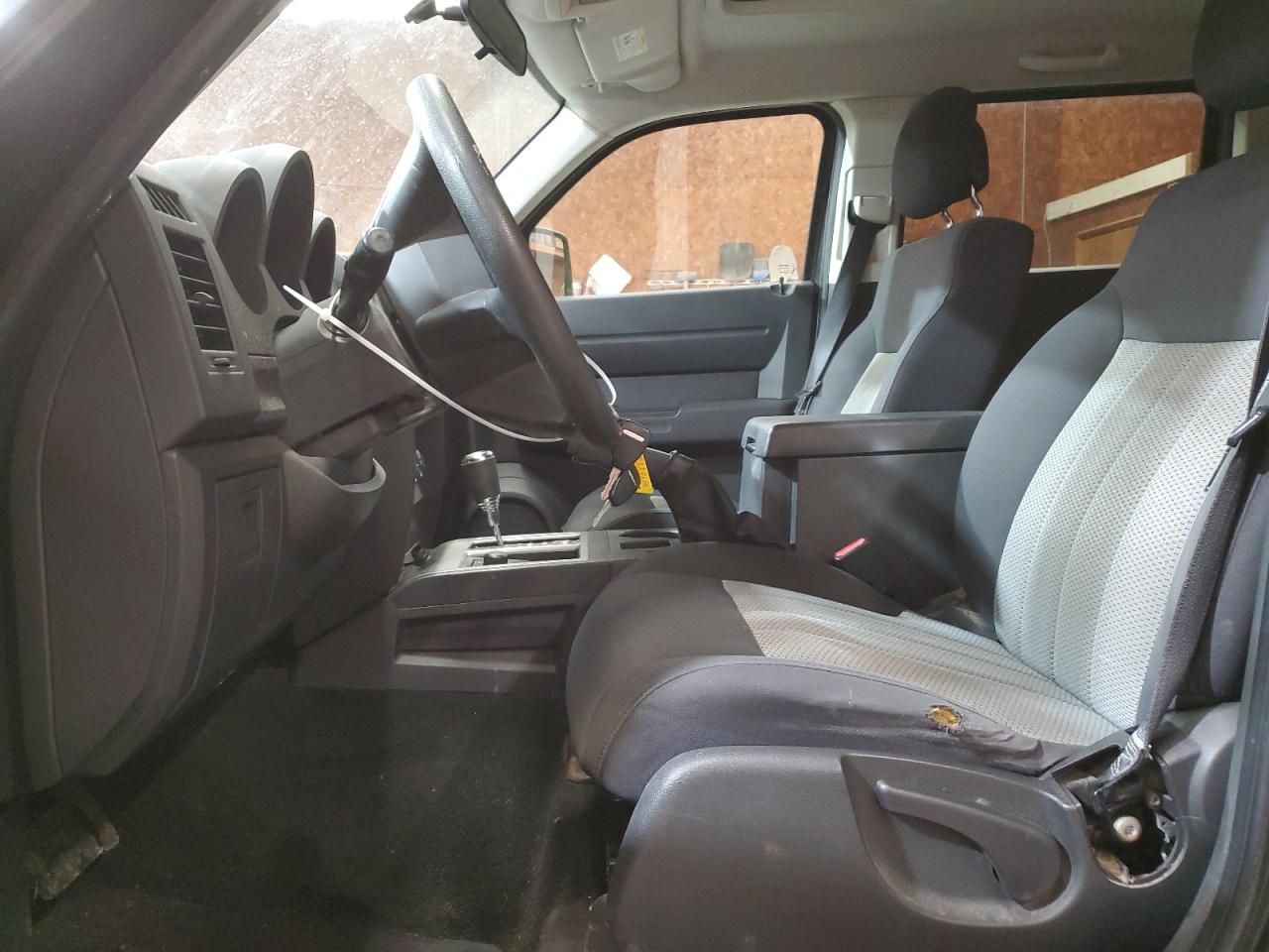 2010 Dodge Nitro - Image 7