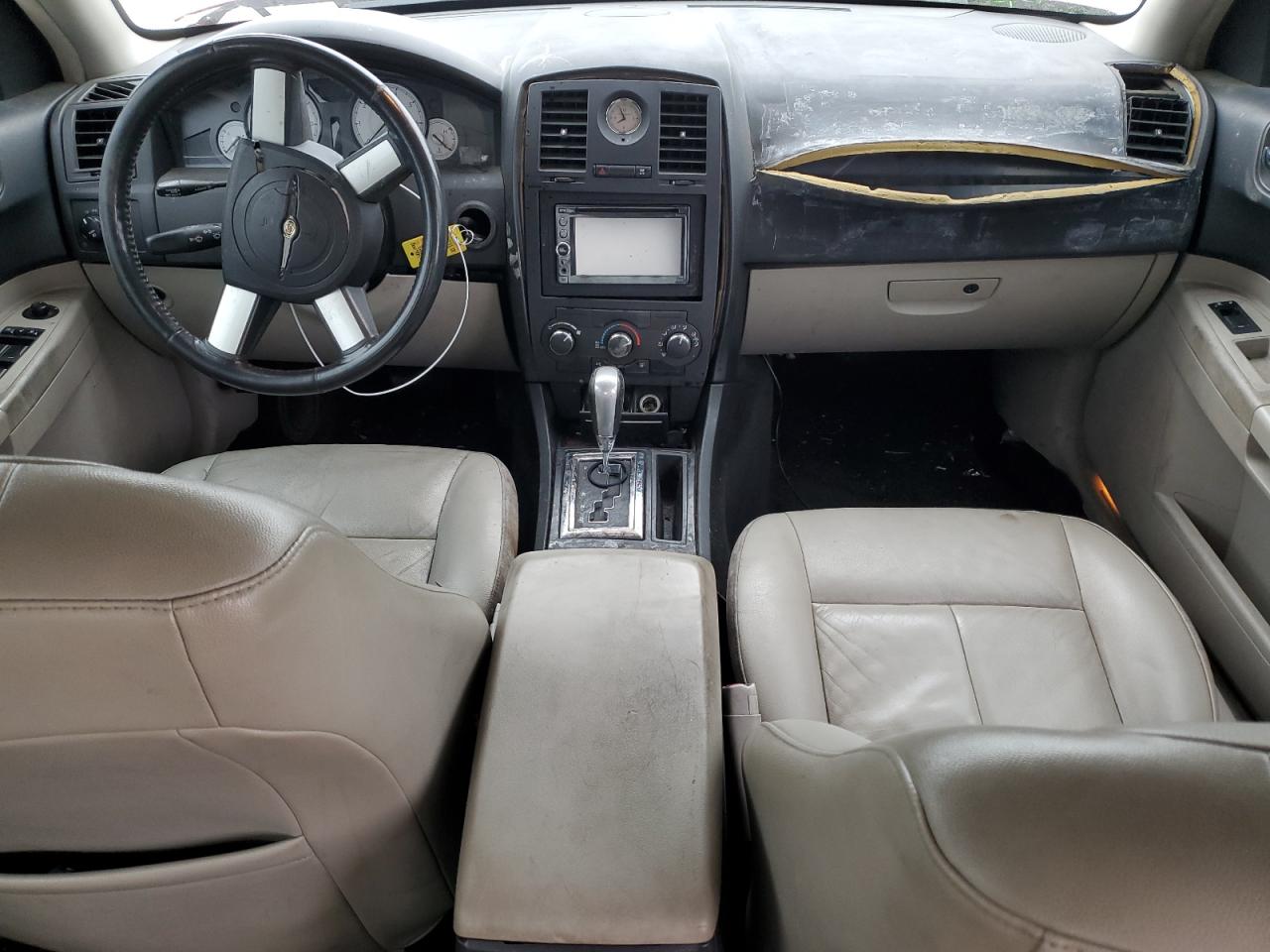 2007 Chrysler 300 - Image 8