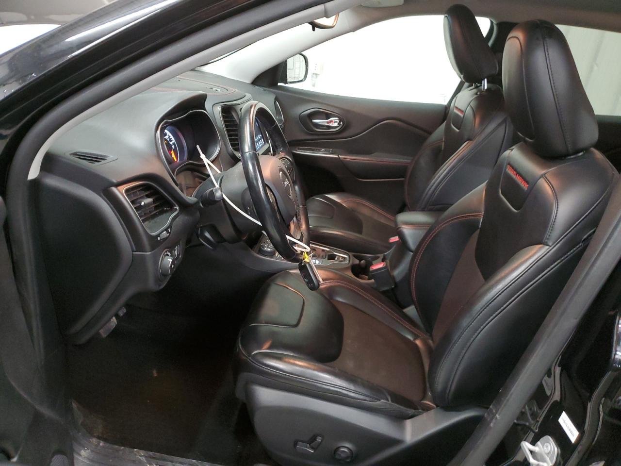 2020 Jeep Cherokee - Image 7