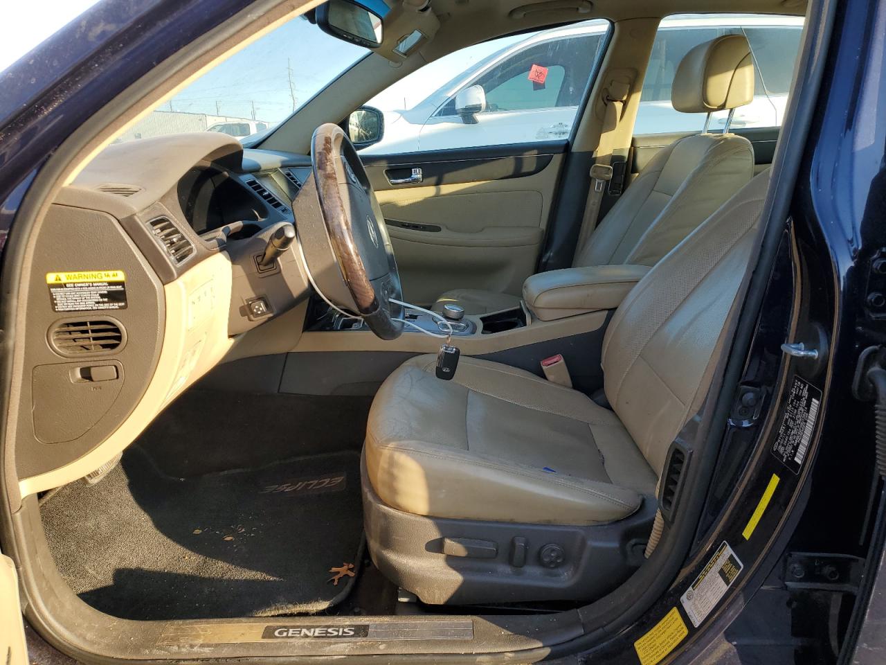 2011 Hyundai Genesis - Image 7