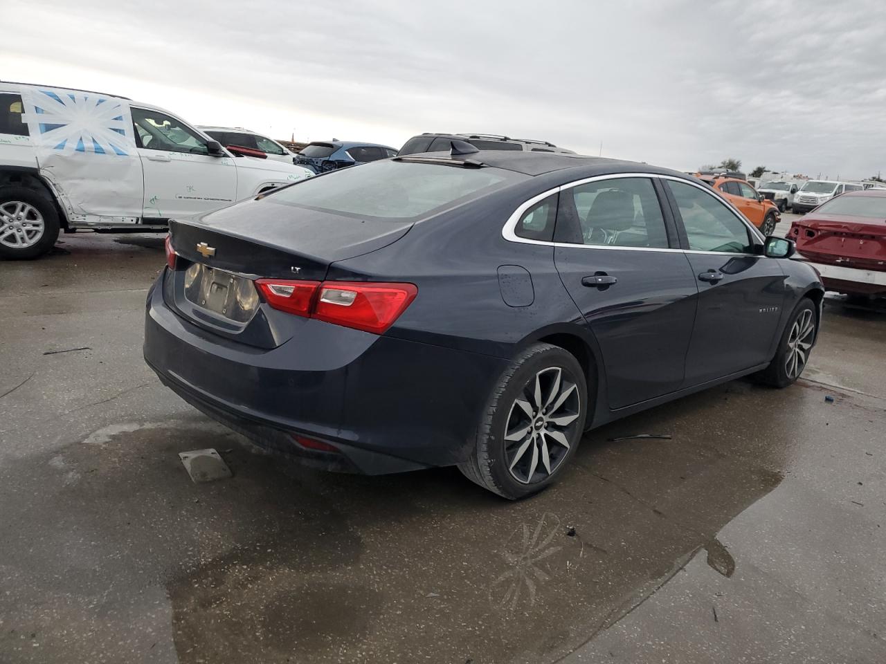 2017 Chevrolet Malibu - Image 3