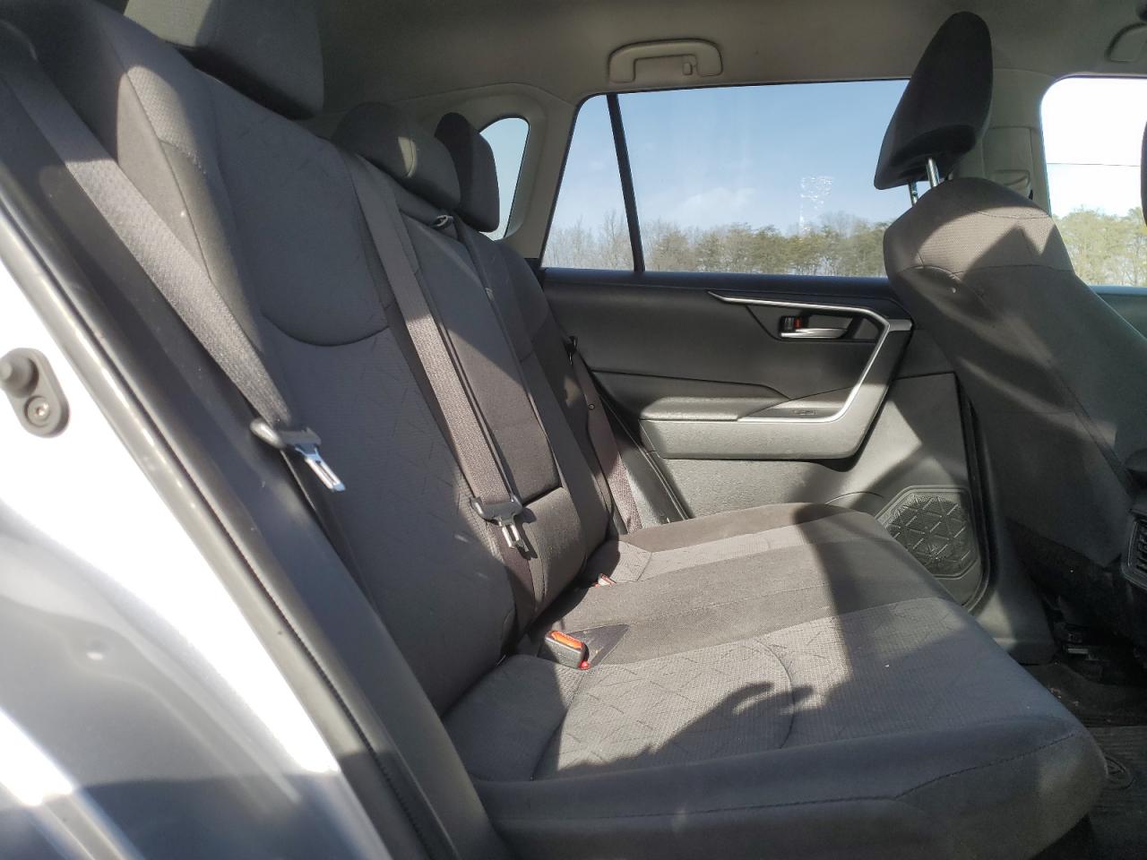 2020 Toyota RAV 4 - Image 11