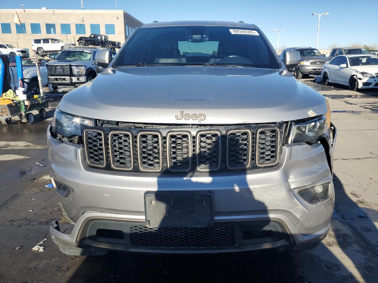 2017 Jeep Grand Cherokee - Image 5