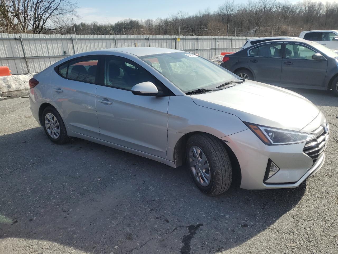 2019 Hyundai Elantra - Image 4