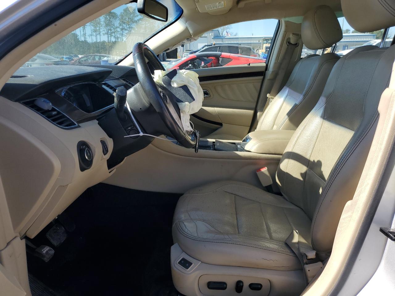 2015 Ford Taurus - Image 7