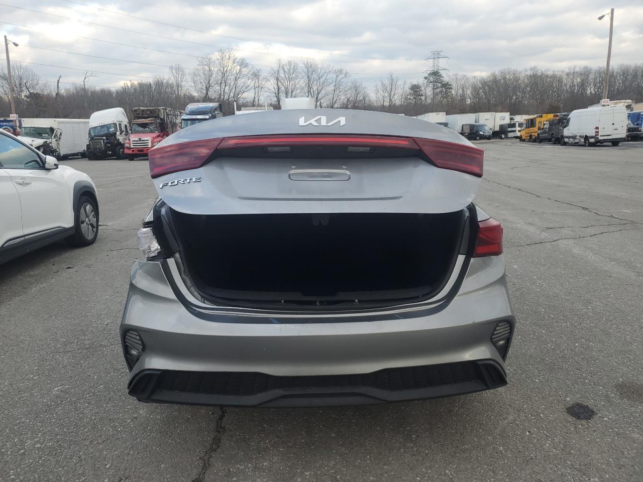 2024 Kia Forte - Image 6