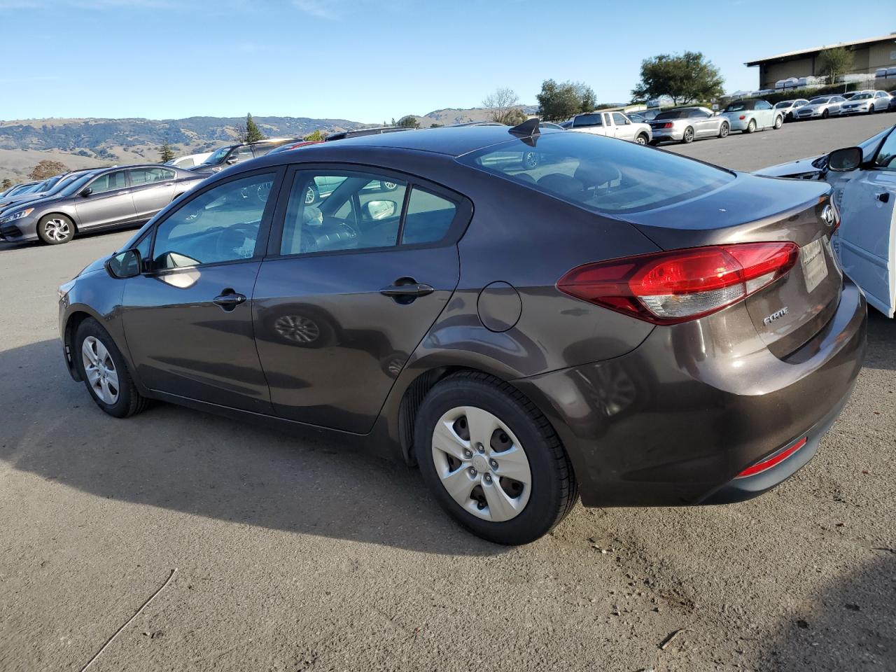 3KPFK4A78HE069402 2017 KIA FORTE - Image 2