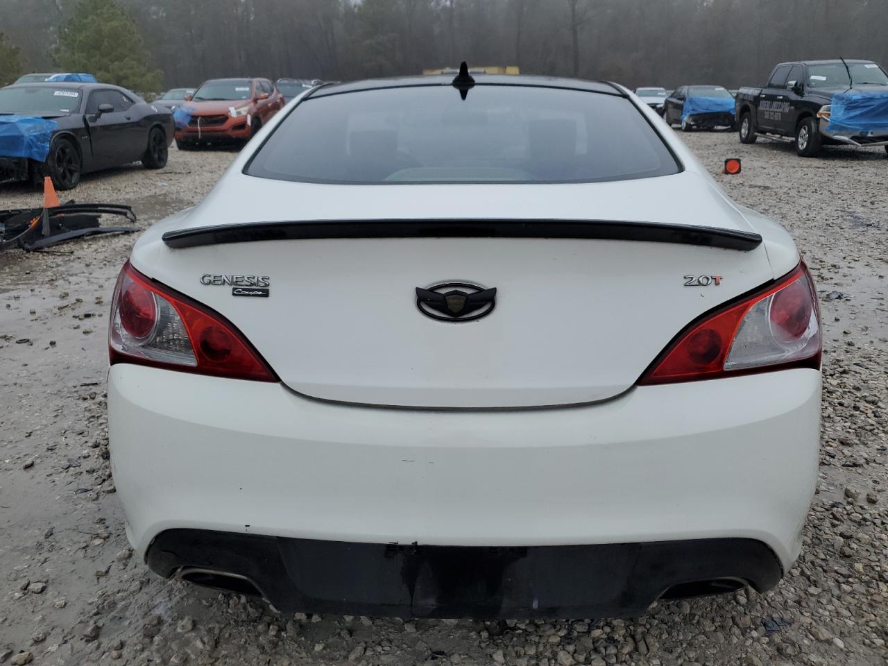 2011 Hyundai Genesis - Image 6