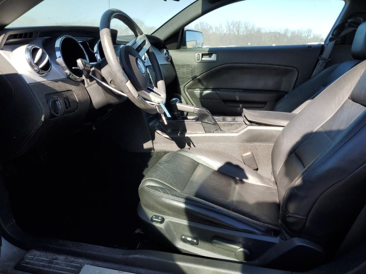 2009 Ford Mustang - Image 7