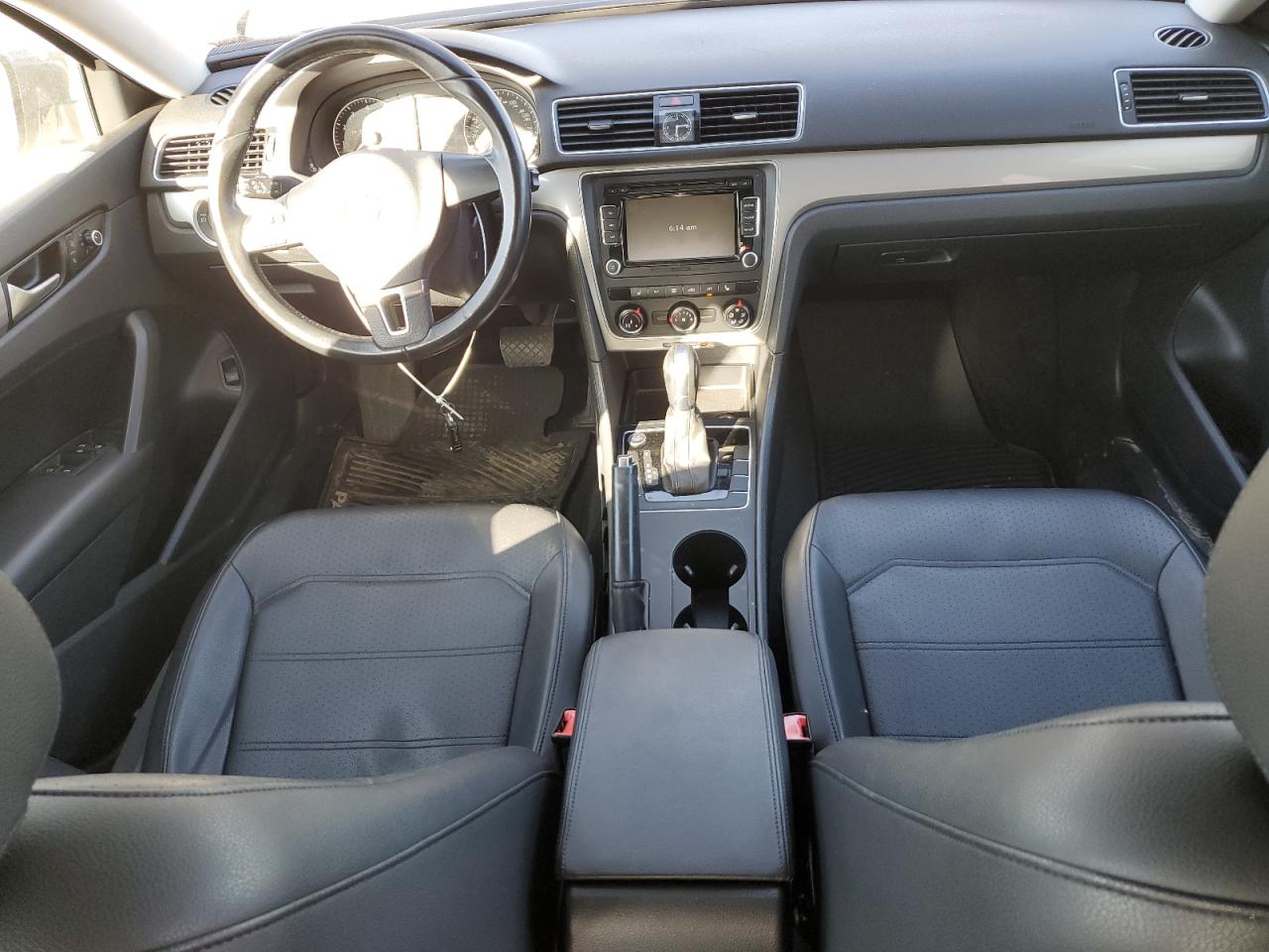 2015 Volkswagen Passat - Image 8