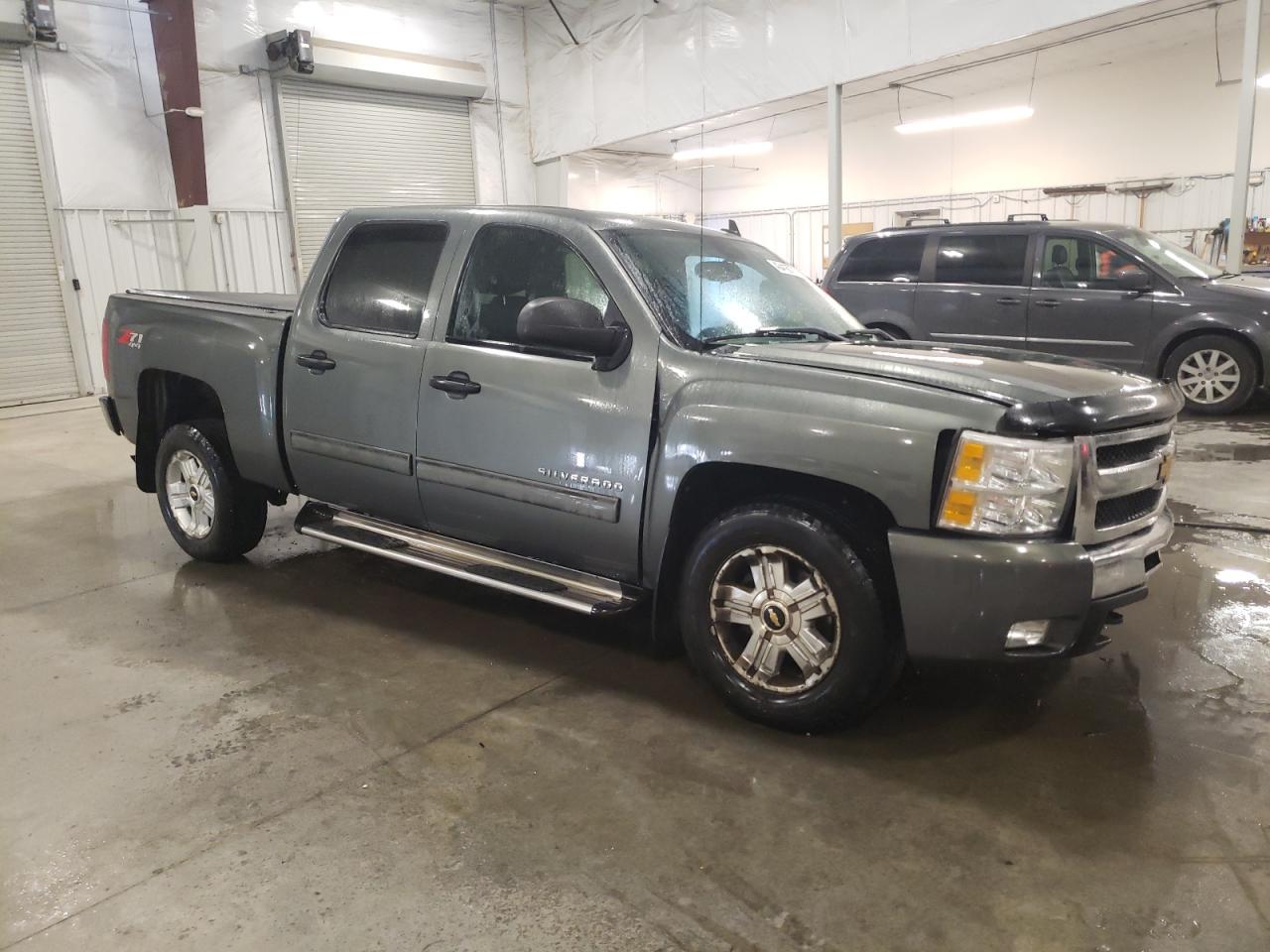 2011 Chevrolet Silverado - Image 4