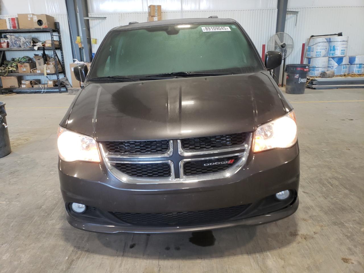 2019 Dodge Caravan - Image 5