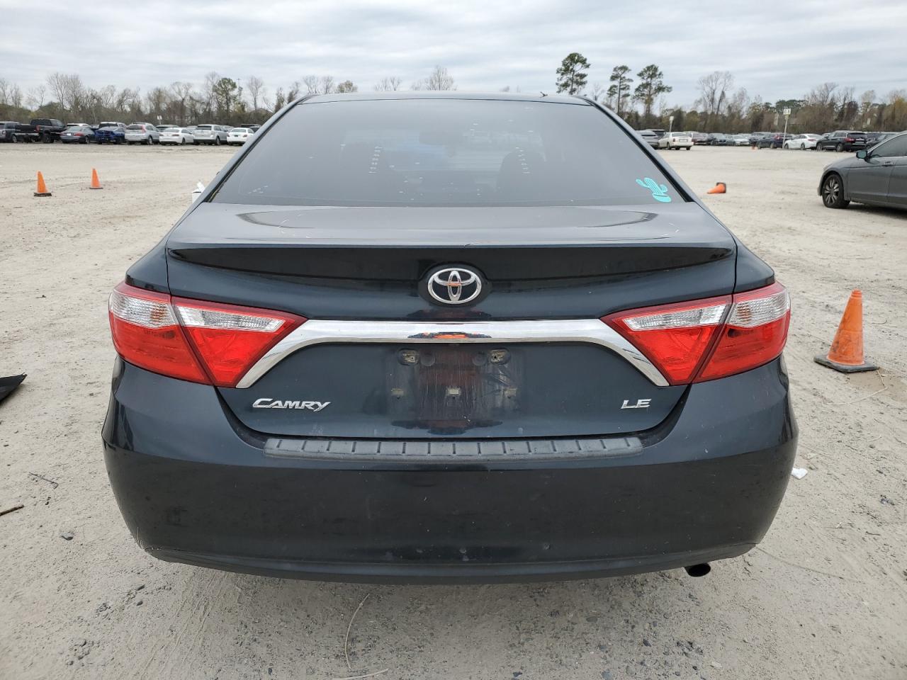 2016 Toyota Camry - Image 6