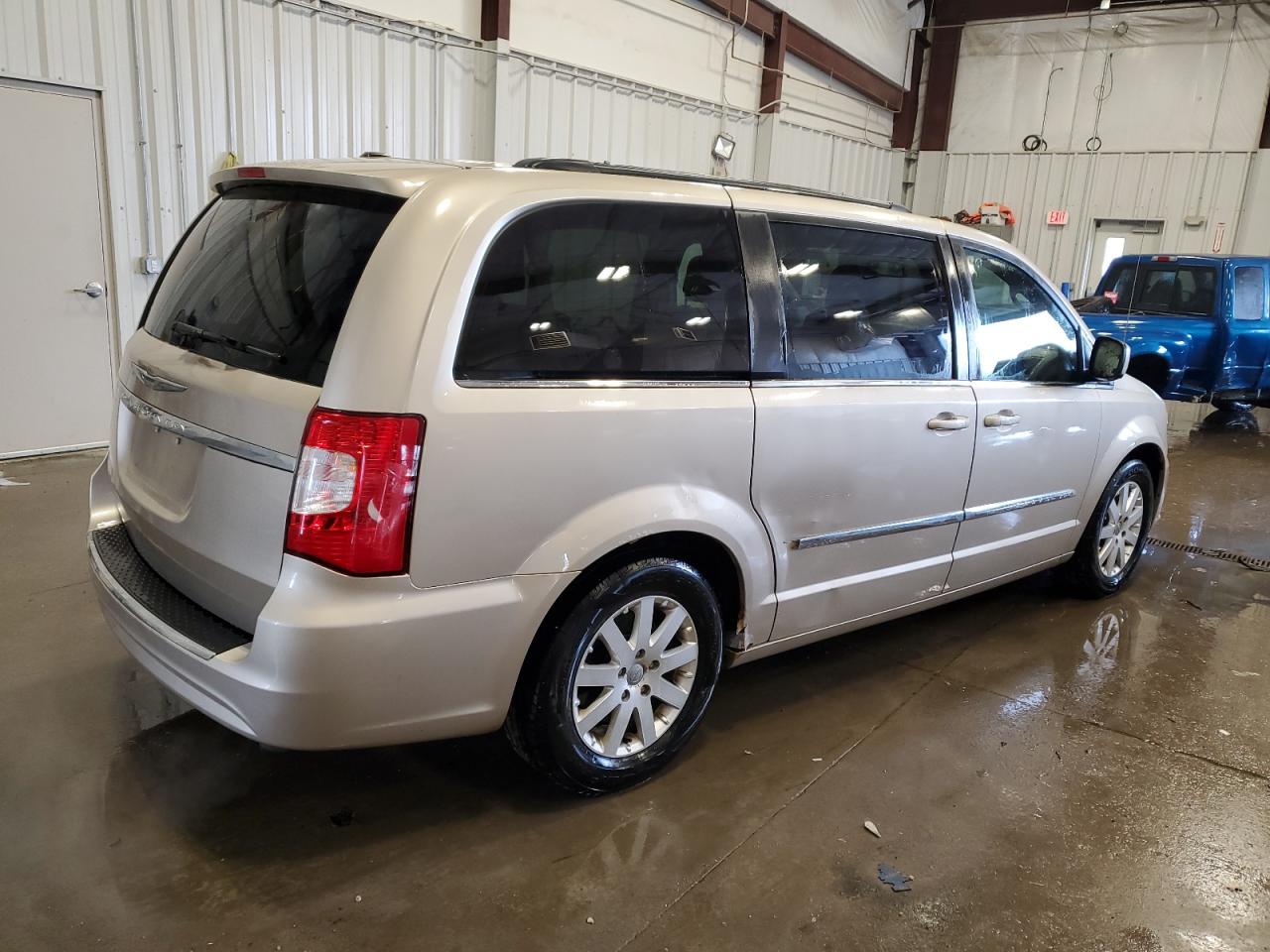 2012 Chrysler Town & Country - Image 3