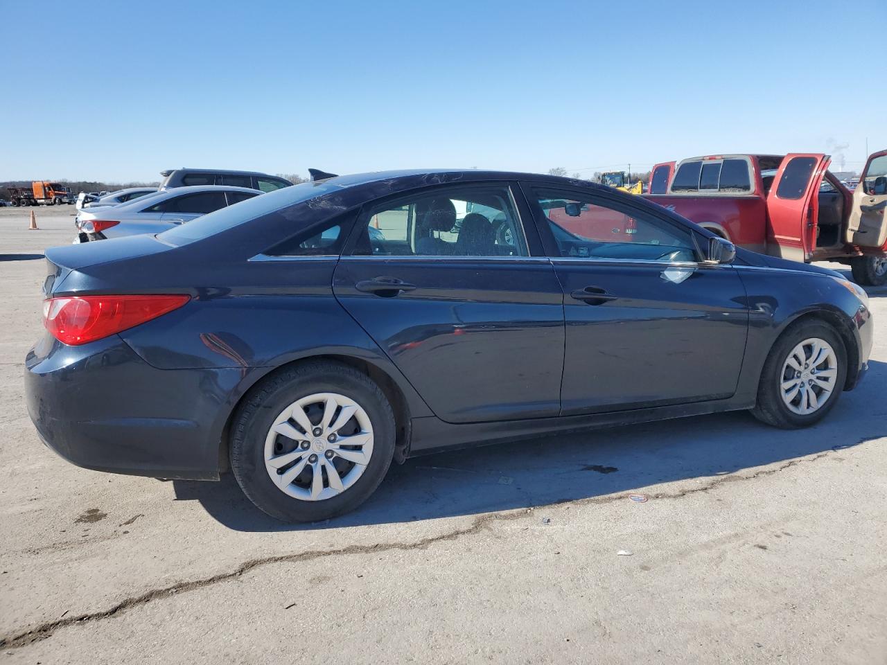 2012 Hyundai Sonata - Image 3