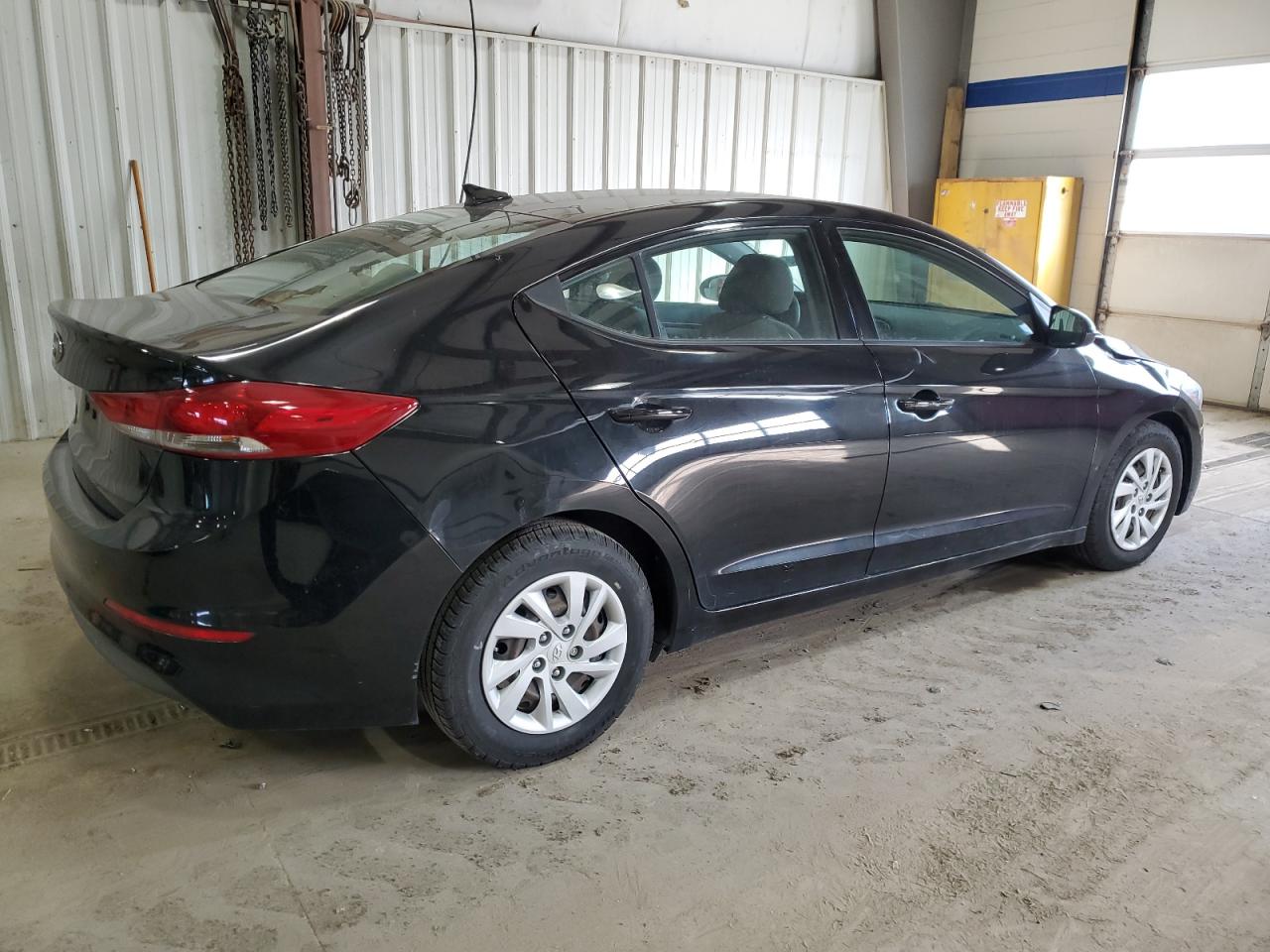 2017 Hyundai Elantra - Image 3