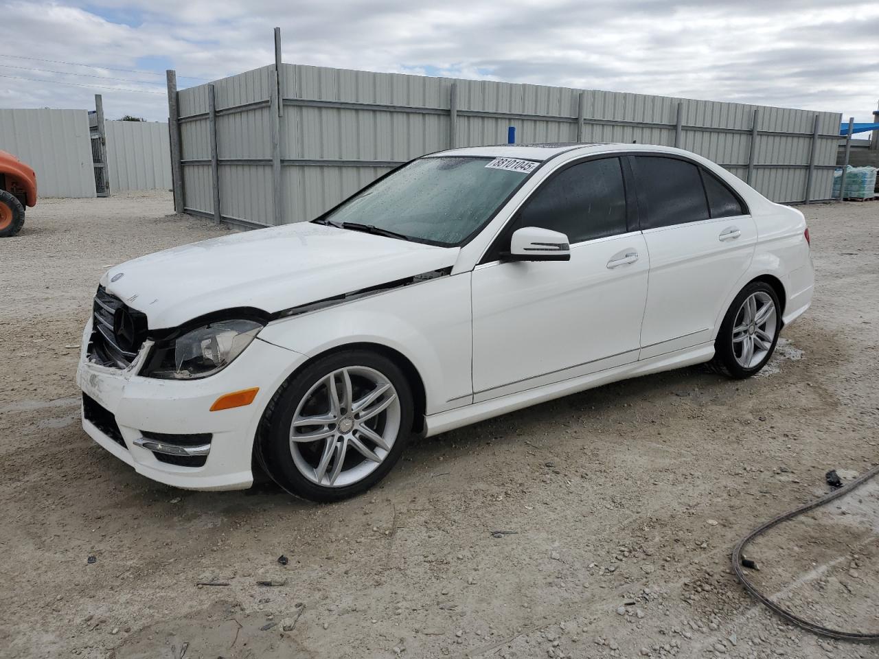 VIN WDDGF4HB9ER311591 2014 MERCEDES-BENZ C-CLASS no.1