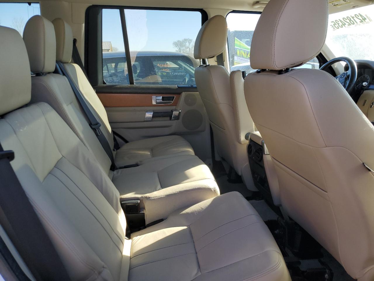 2013 Land Rover LR4 - Image 11