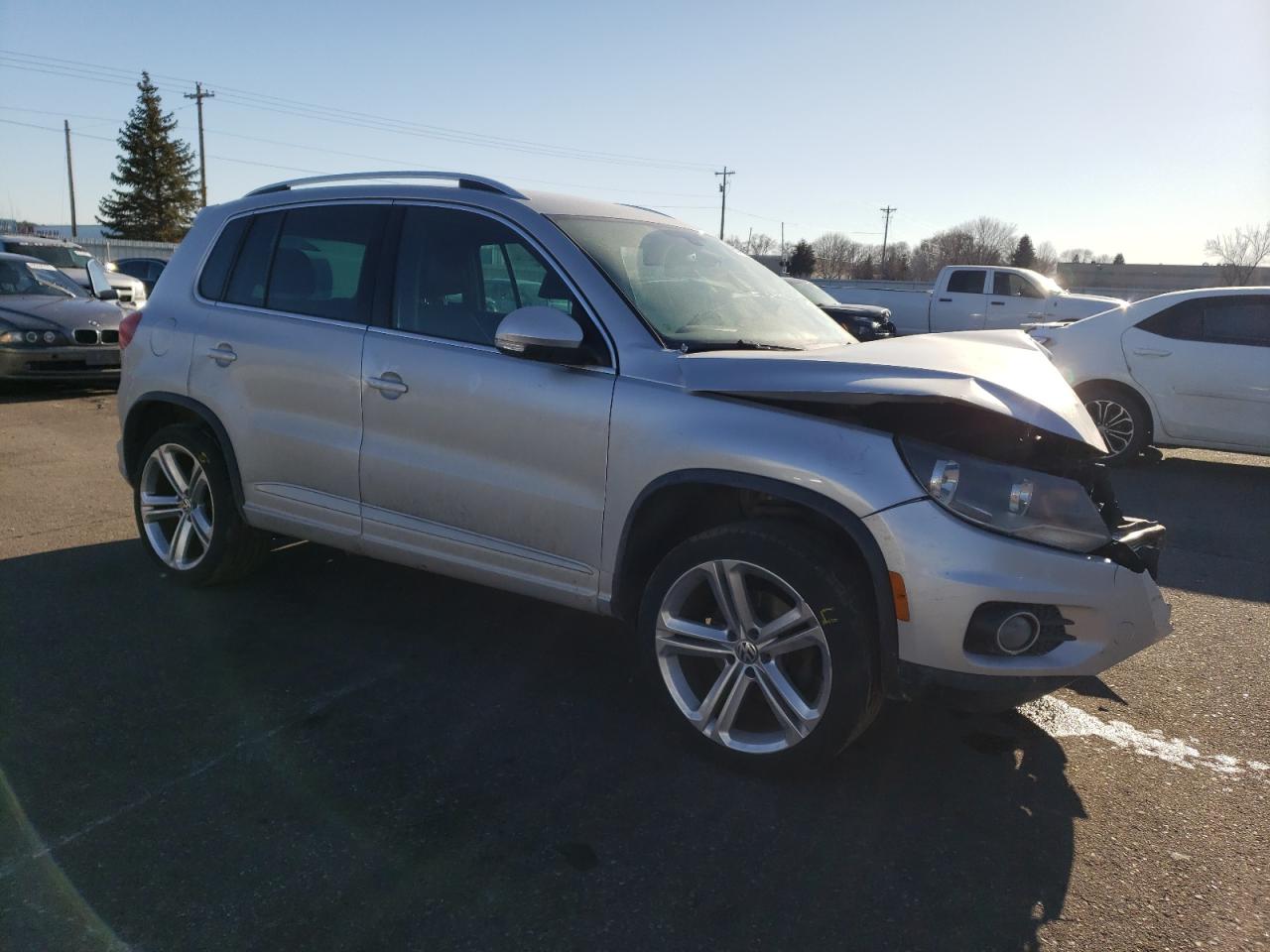 2016 Volkswagen Tiguan - Image 4
