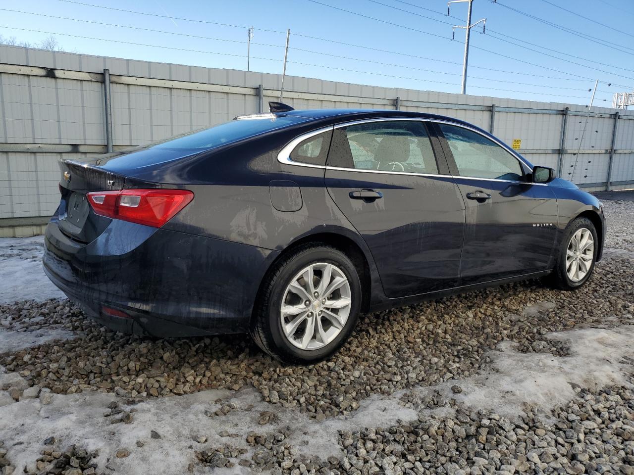 2023 Chevrolet Malibu - Image 3