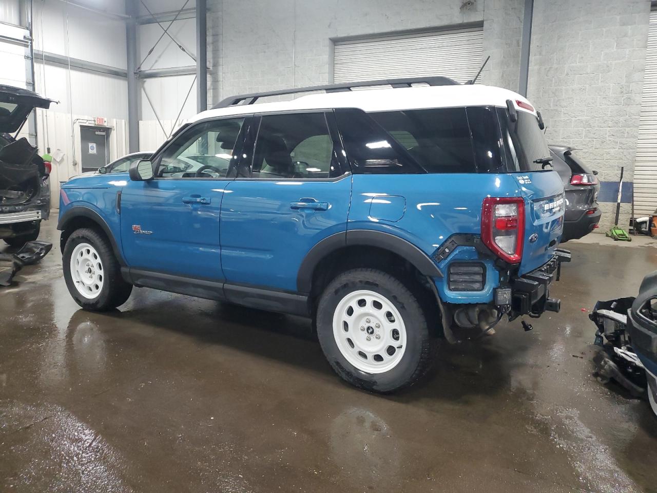 2023 Ford Bronco - Image 2