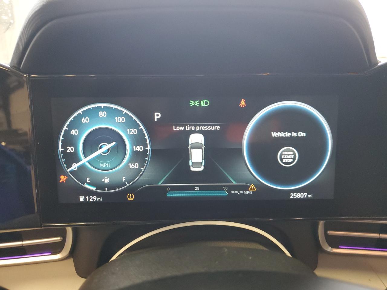 2022 Hyundai Elantra - Image 9