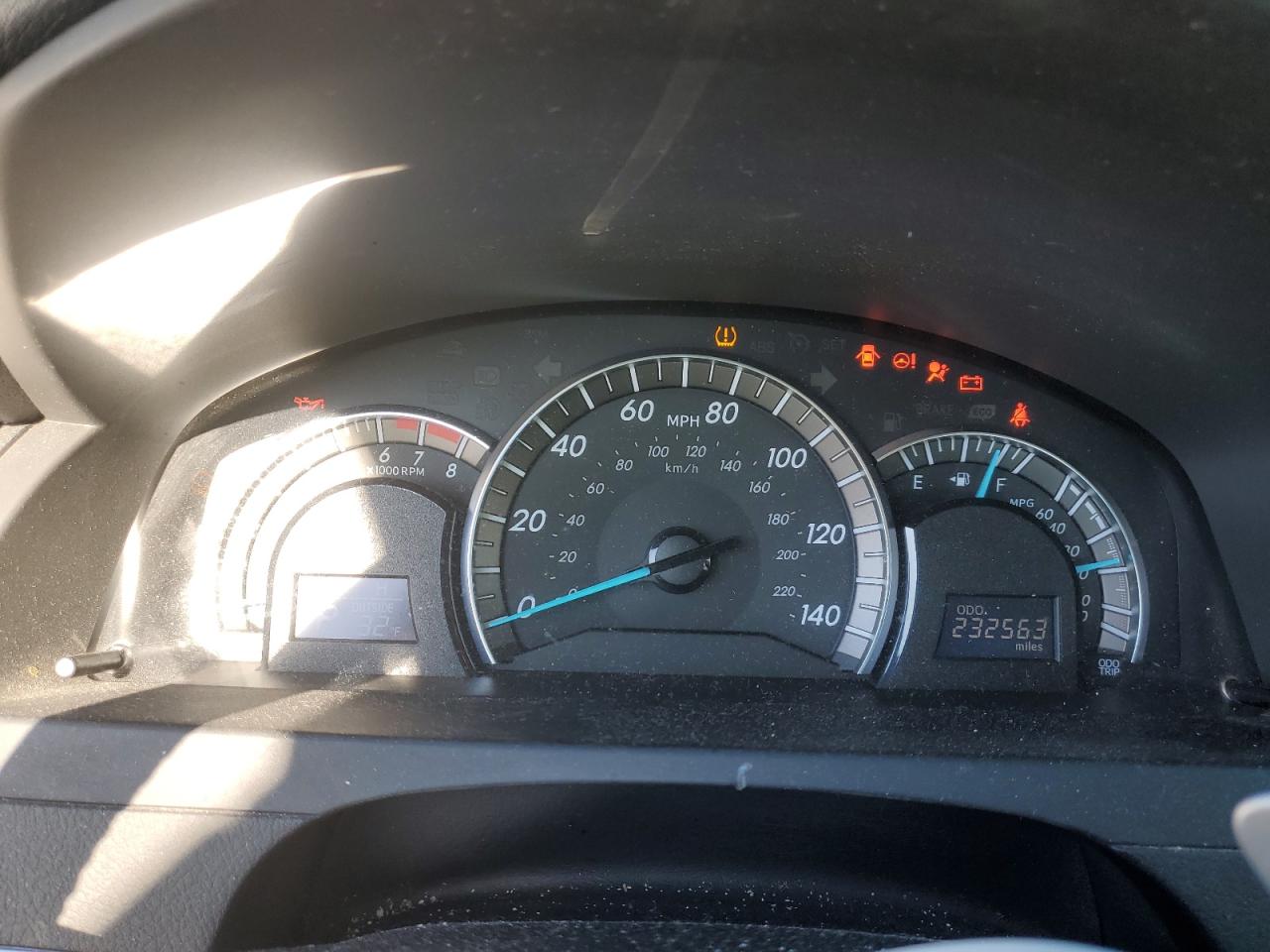 2013 Toyota Camry - Image 9