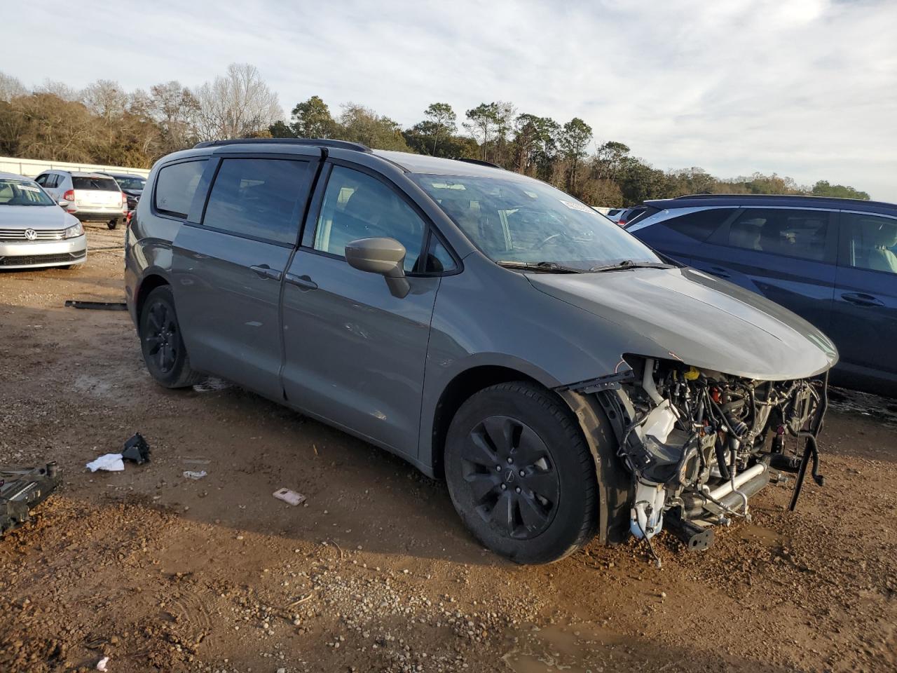 2020 Chrysler Pacifica - Image 4