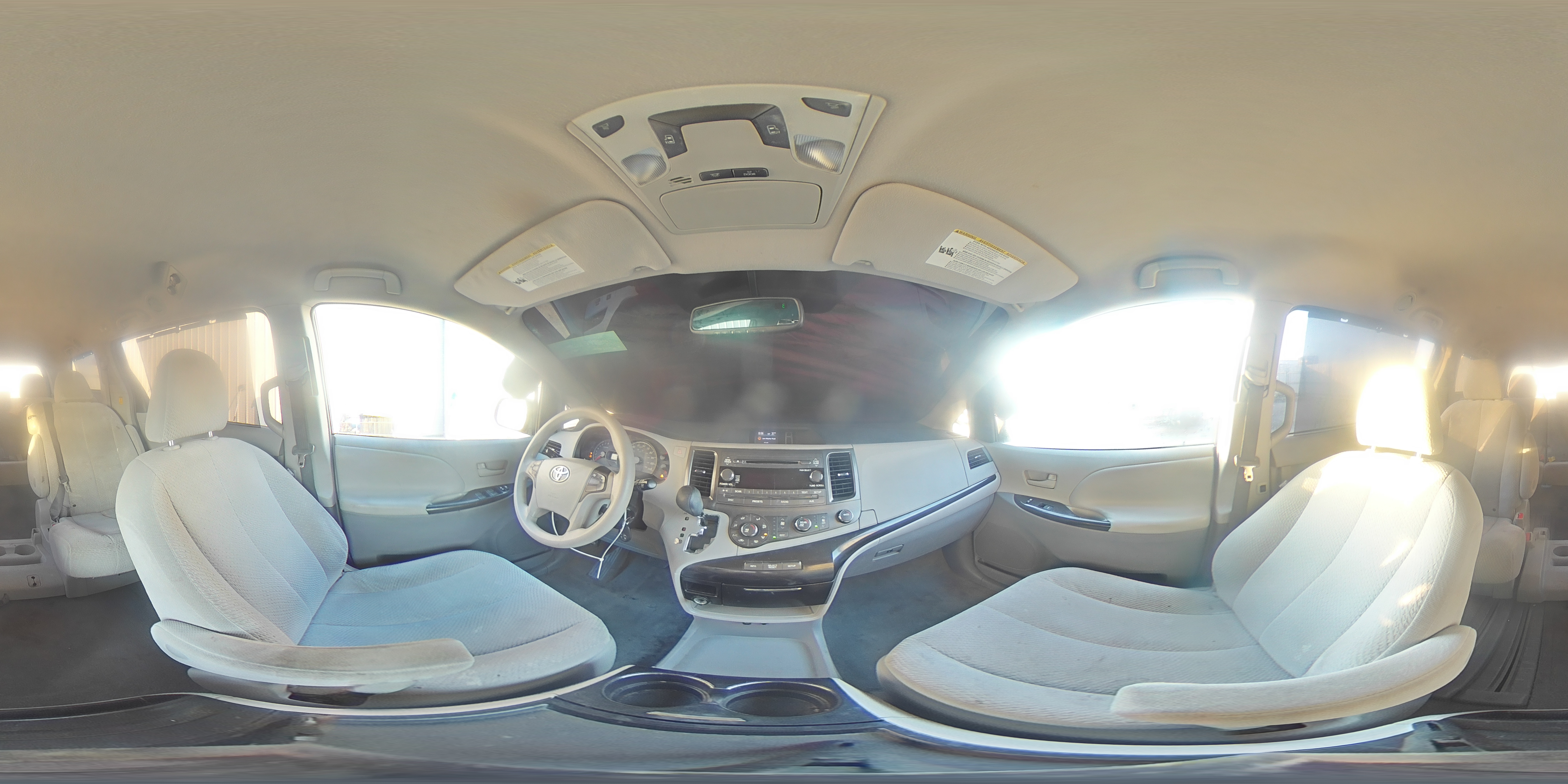 2011 Toyota Sienna - Image 14