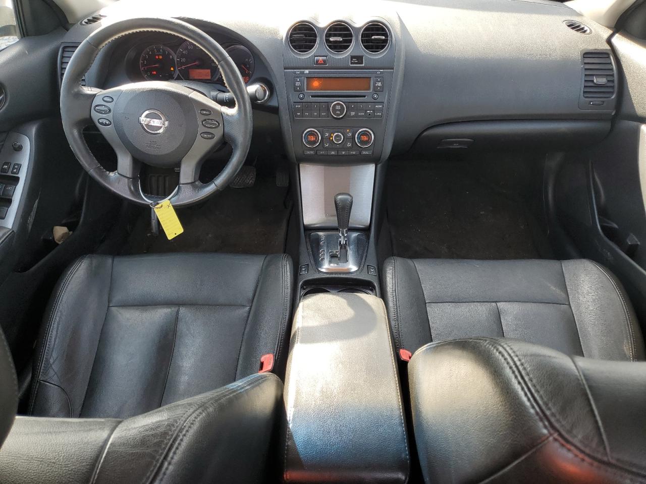 2010 Nissan Altima - Image 8