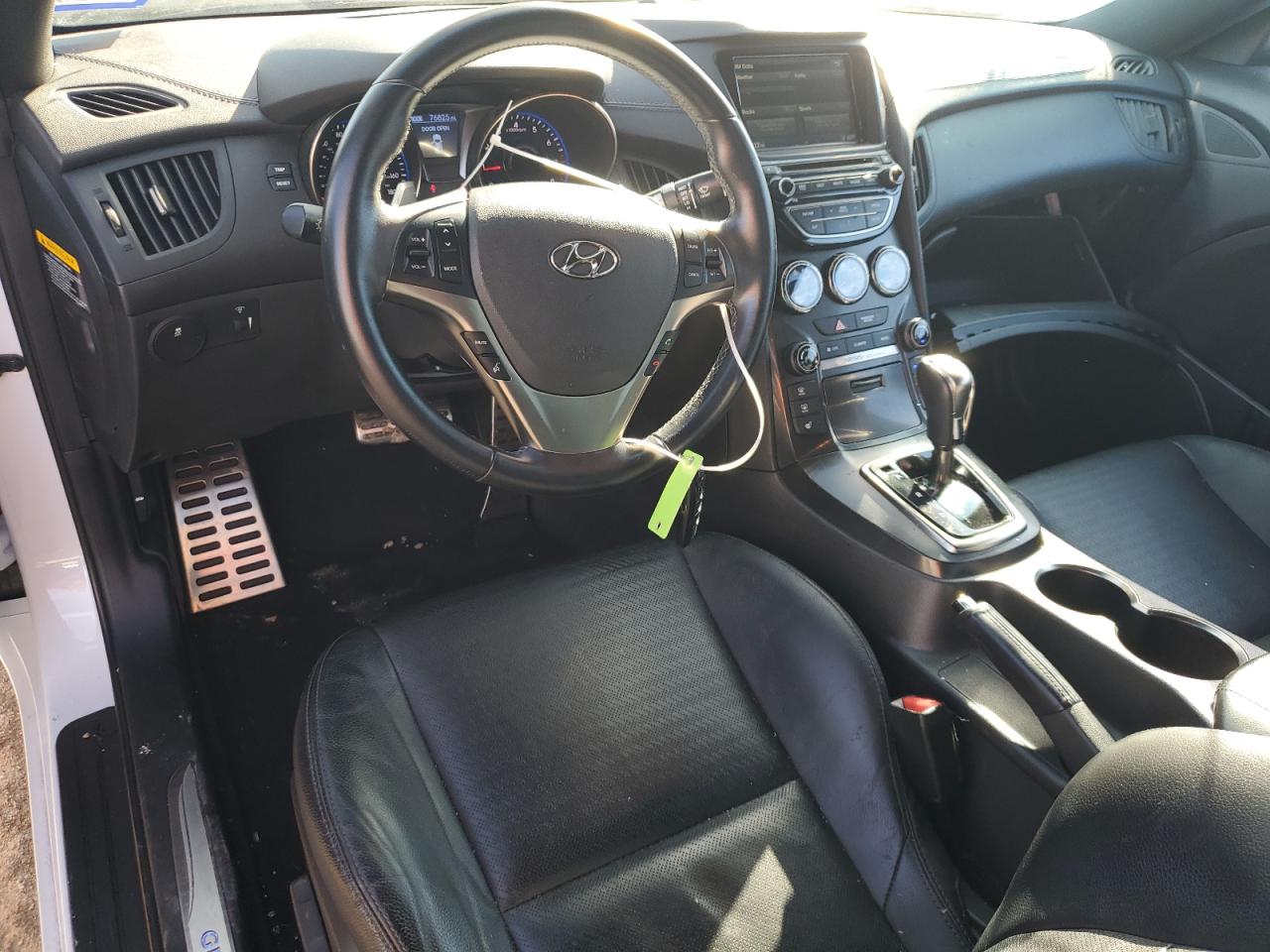 2016 Hyundai Genesis - Image 8