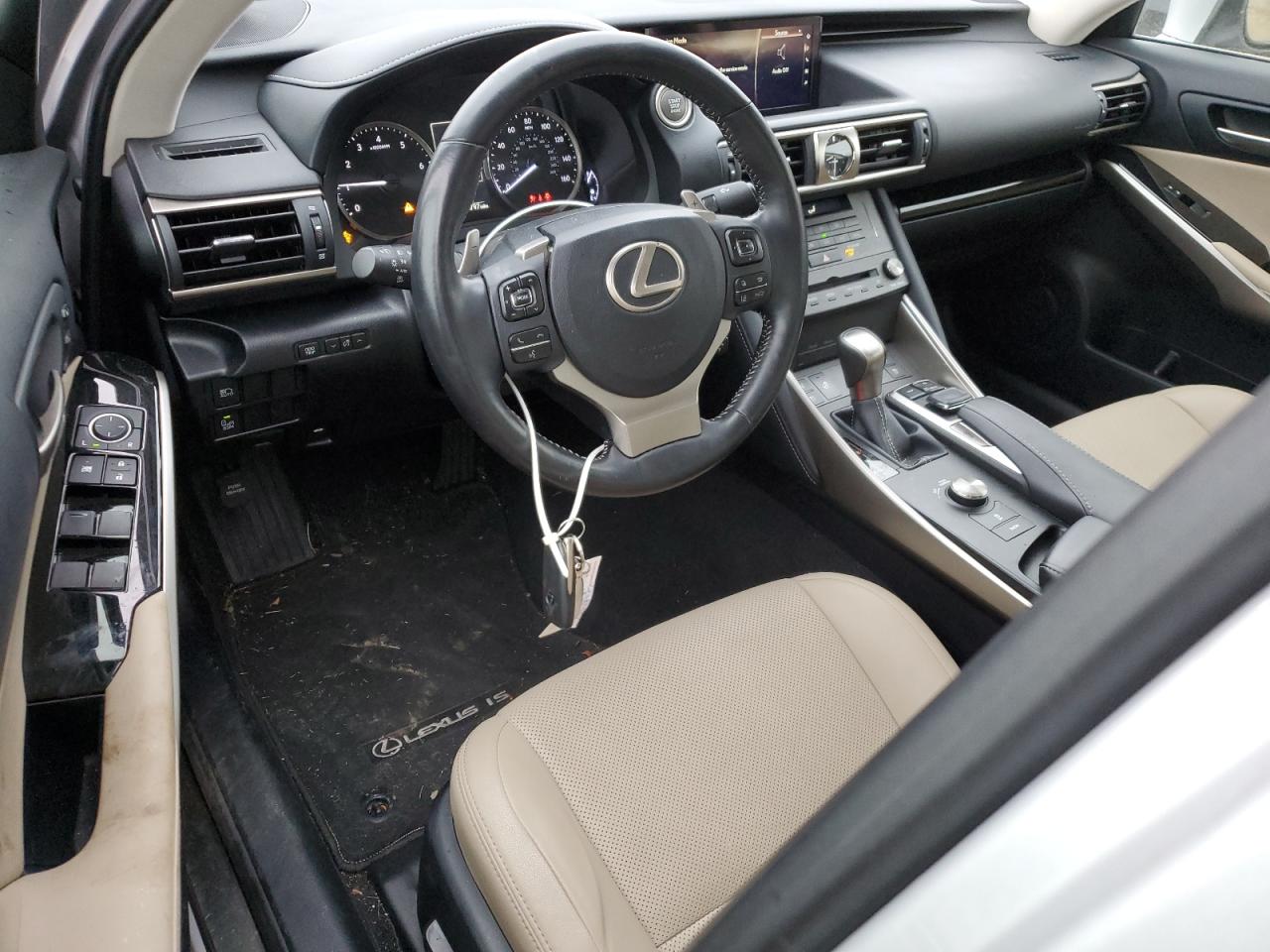 2019 Lexus IS - Image 8