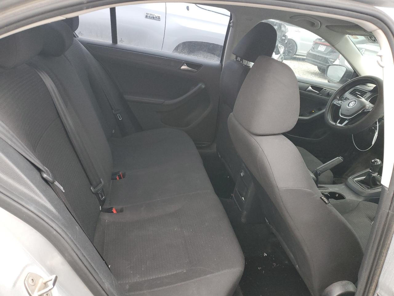2015 Volkswagen Jetta - Image 10
