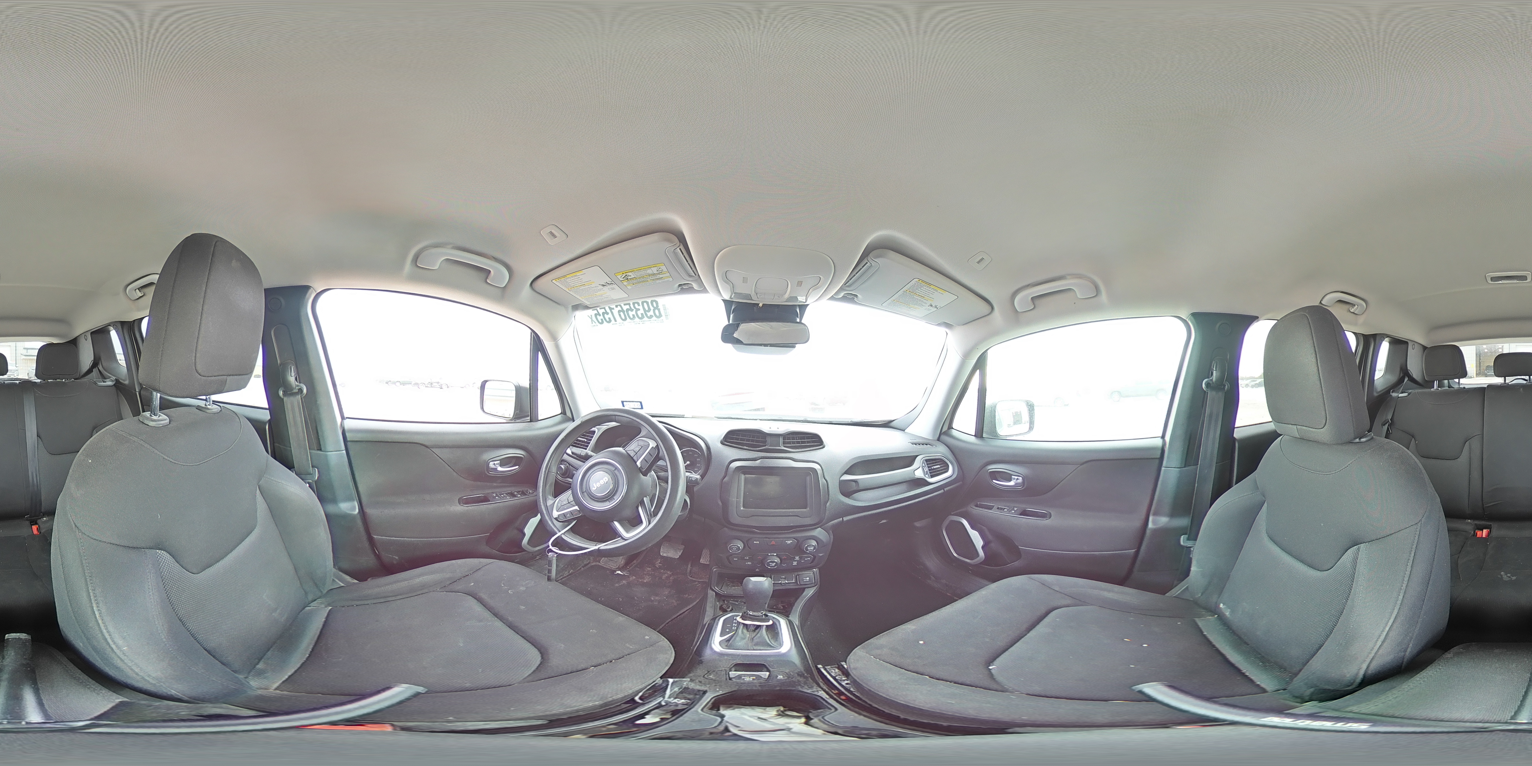 2018 Jeep Renegade - Image 13
