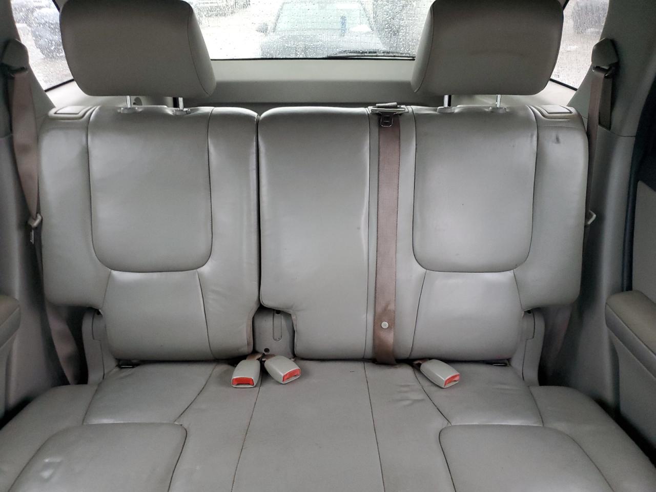 2005 Chevrolet Equinox - Image 10