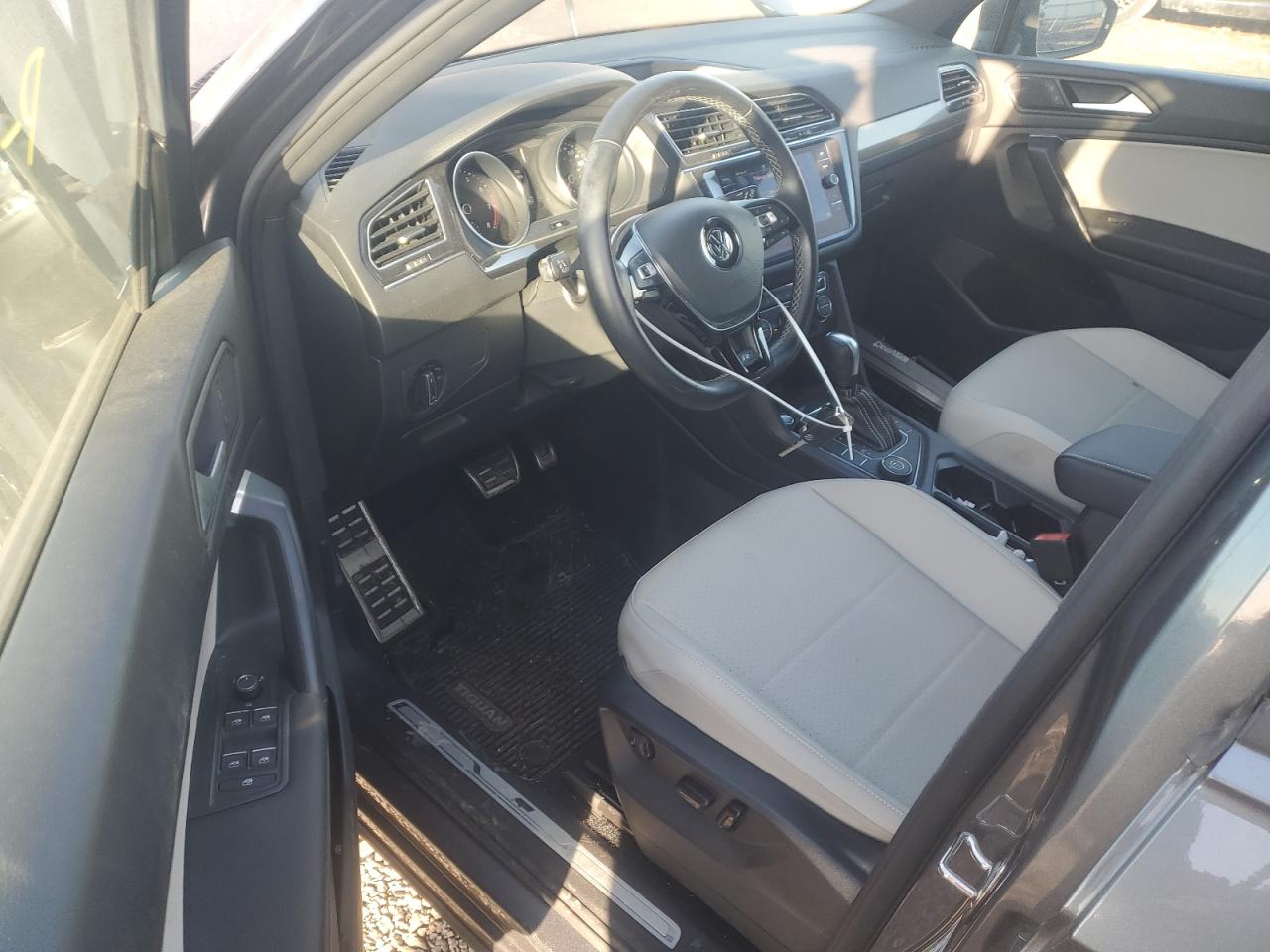 2021 Volkswagen Tiguan - Image 8