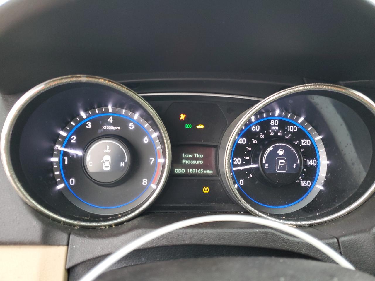 2011 Hyundai Sonata - Image 9