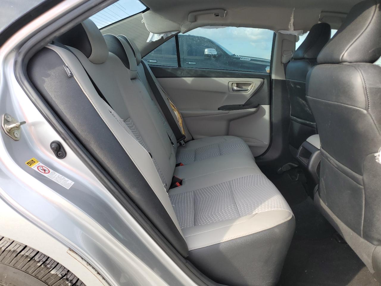 2015 Toyota Camry - Image 10