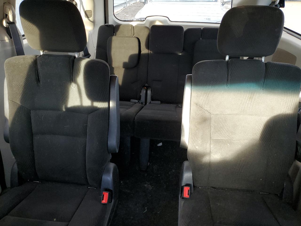 2016 Dodge Caravan - Image 10