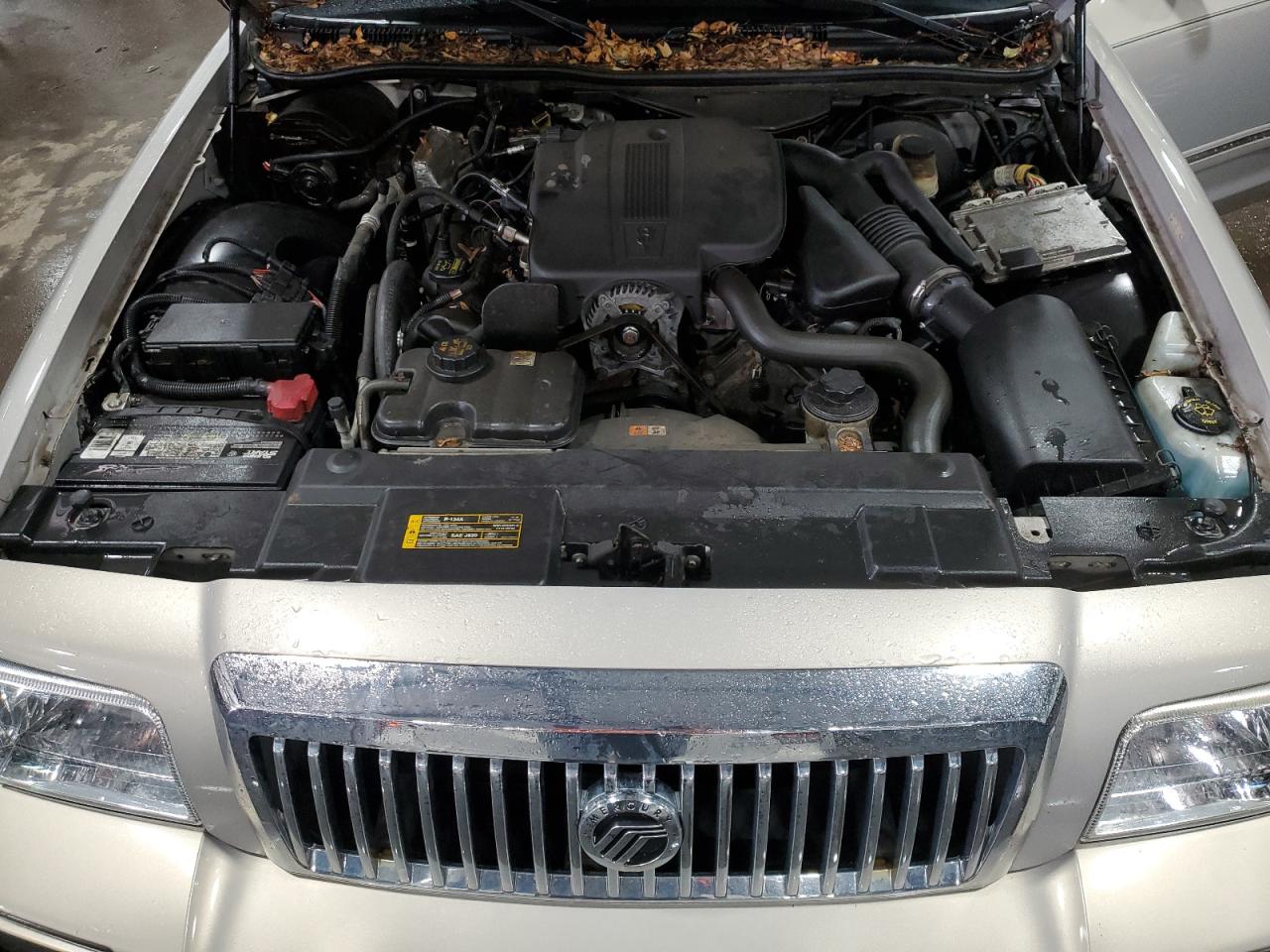 2010 Mercury Grand Marquis - Image 11