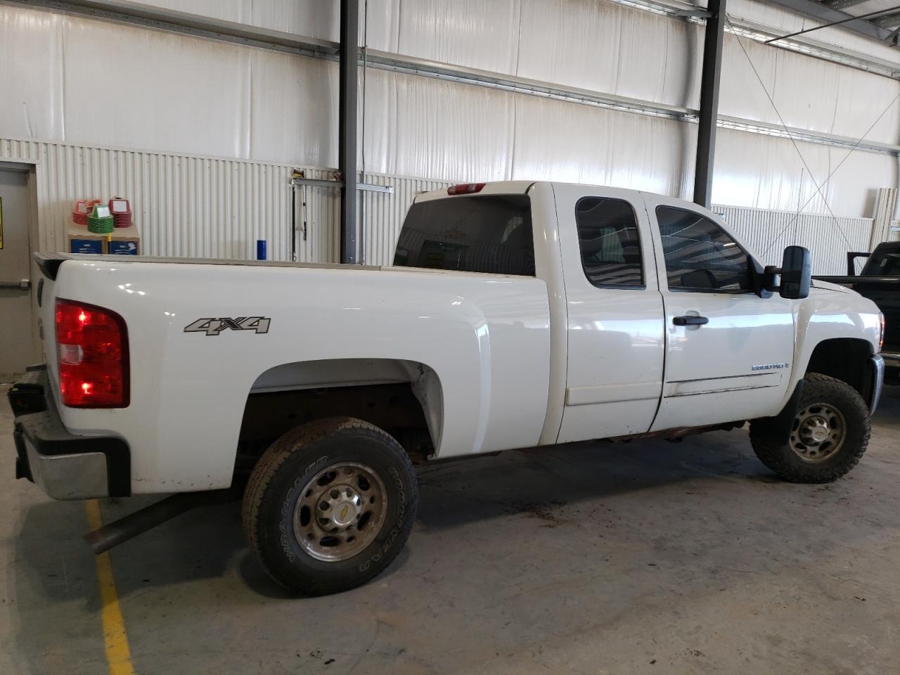 2007 Chevrolet Silverado - Image 3
