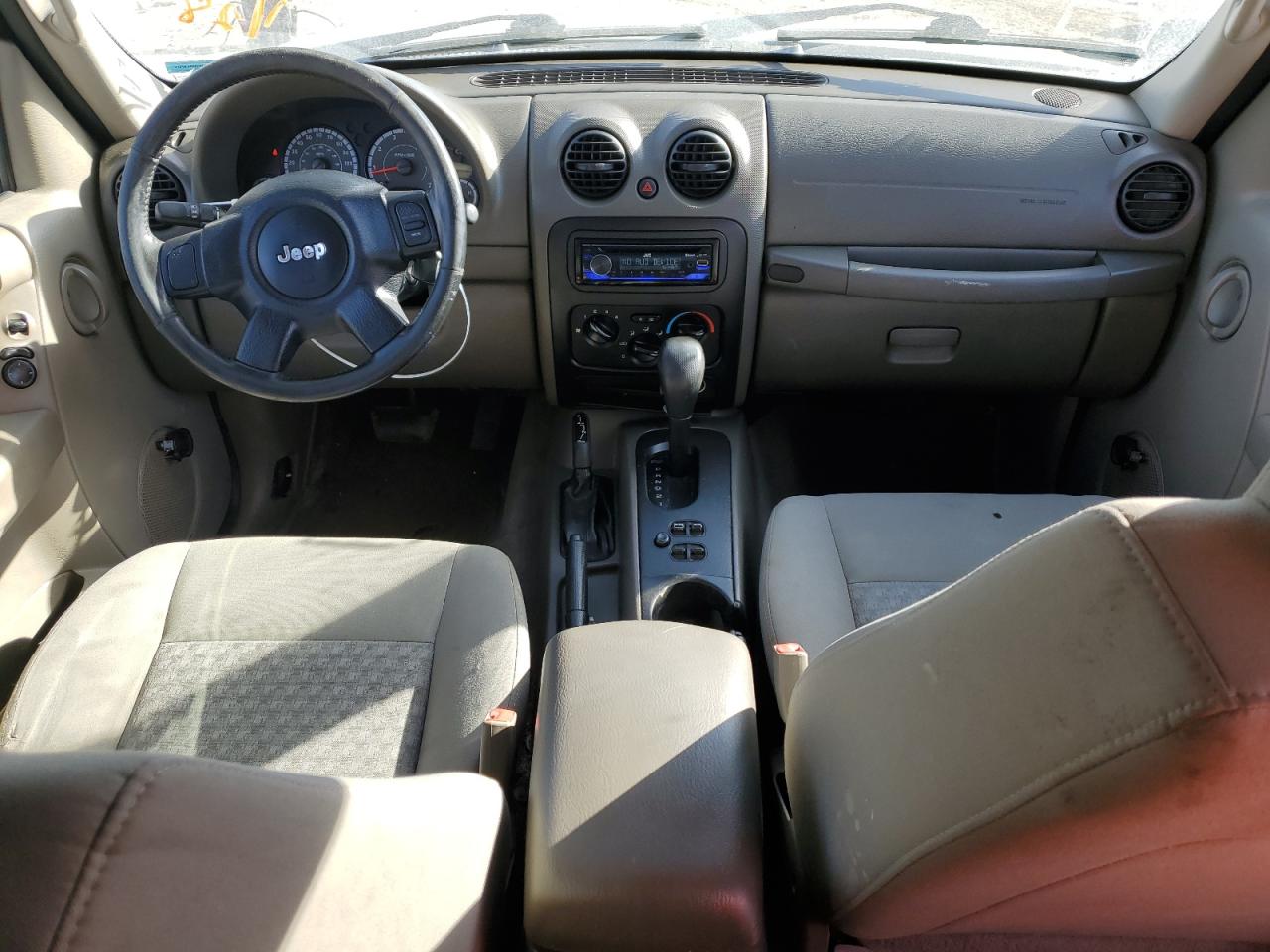 2005 Jeep Liberty (North America) - Image 8