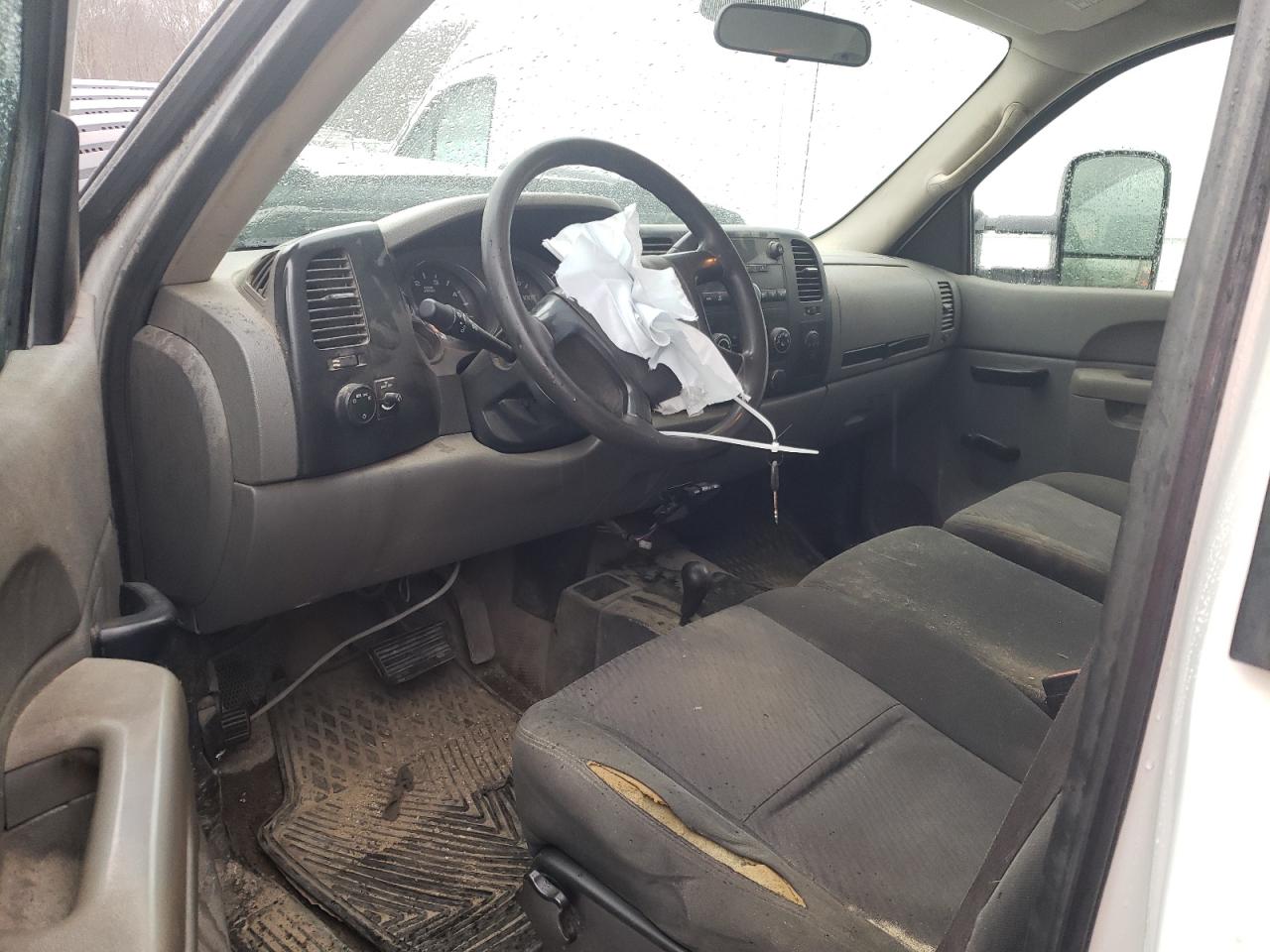 2011 Chevrolet Silverado - Image 7