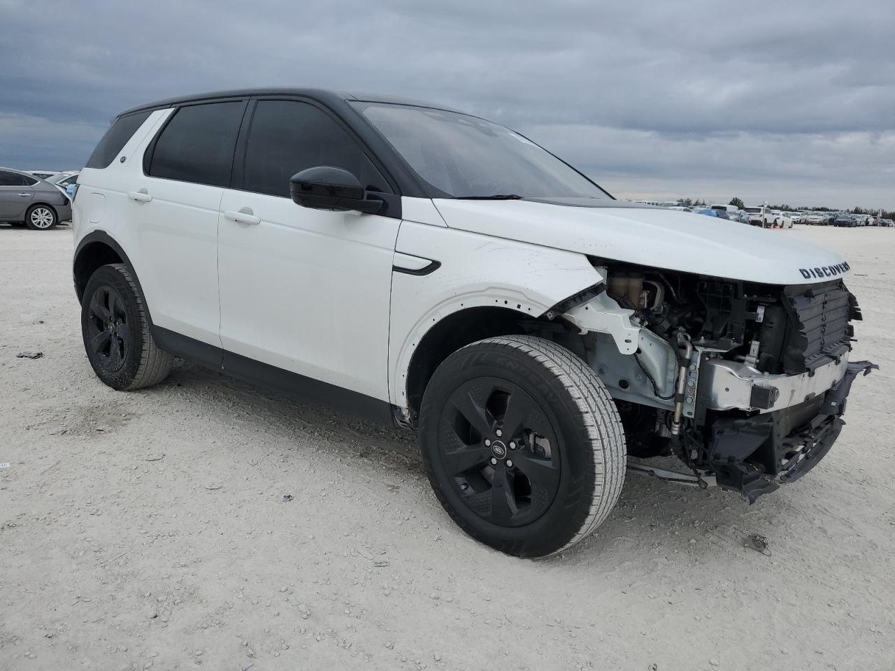2021 Land Rover Discovery - Image 4