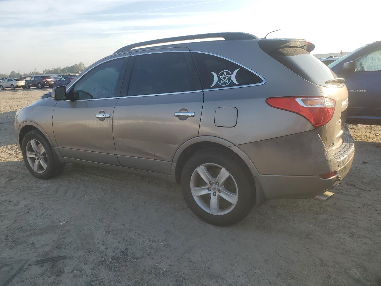 2011 Hyundai Veracruz - Image 2