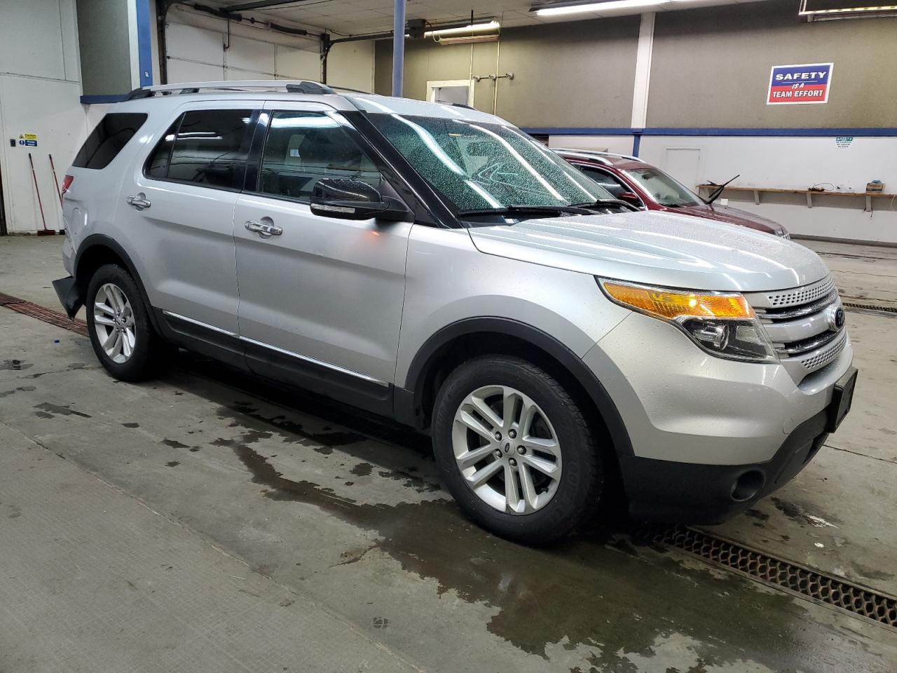 VIN 1FM5K8D86FGB32044 2015 FORD EXPLORER no.4