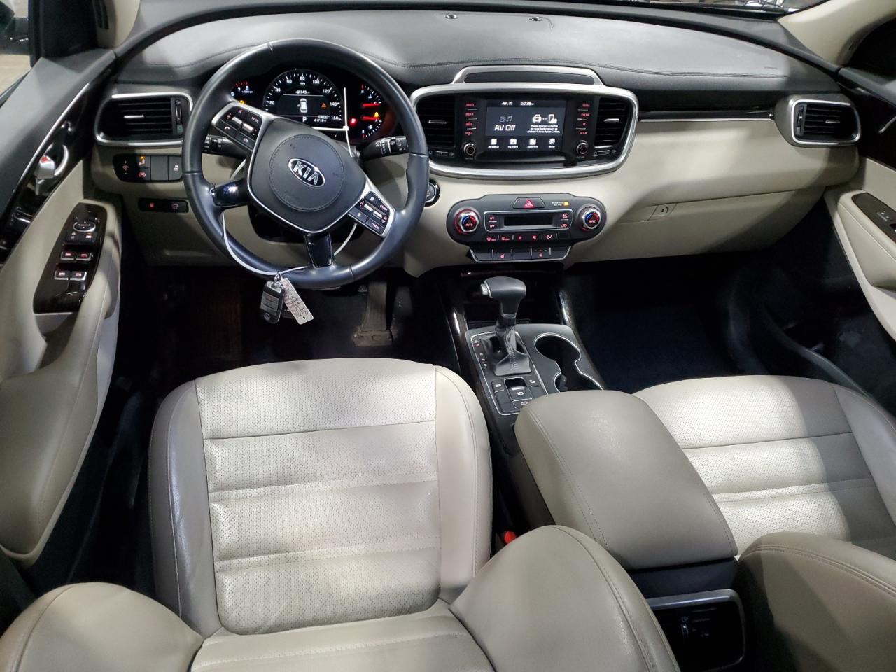 2019 Kia Sorento - Image 8
