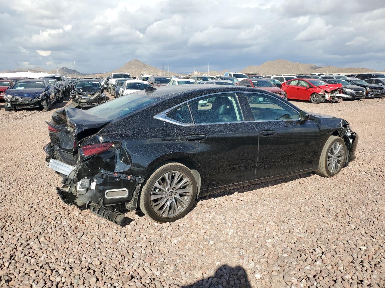 2020 Lexus ES - Image 3