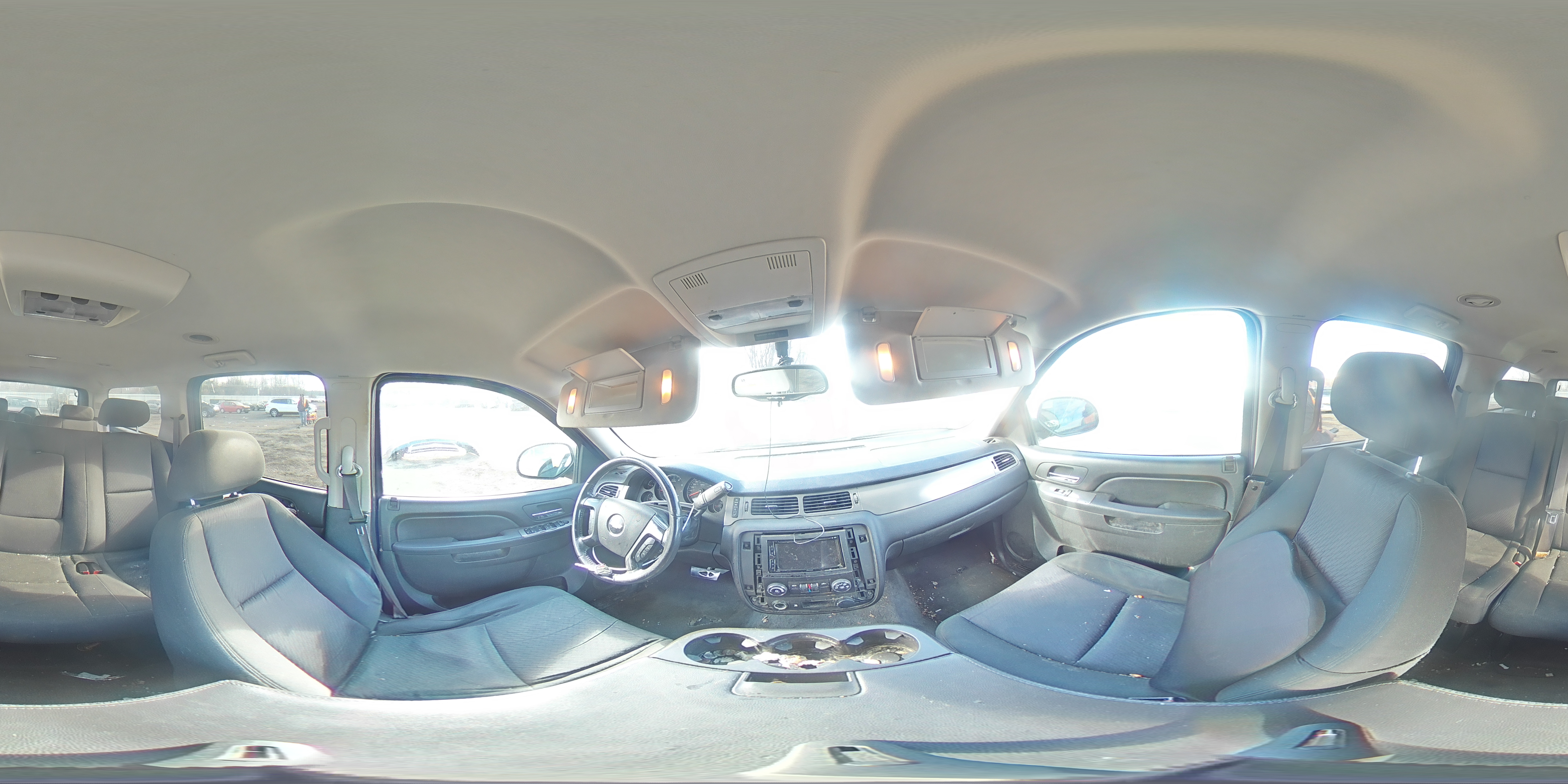 2010 Chevrolet Suburban - Image 13