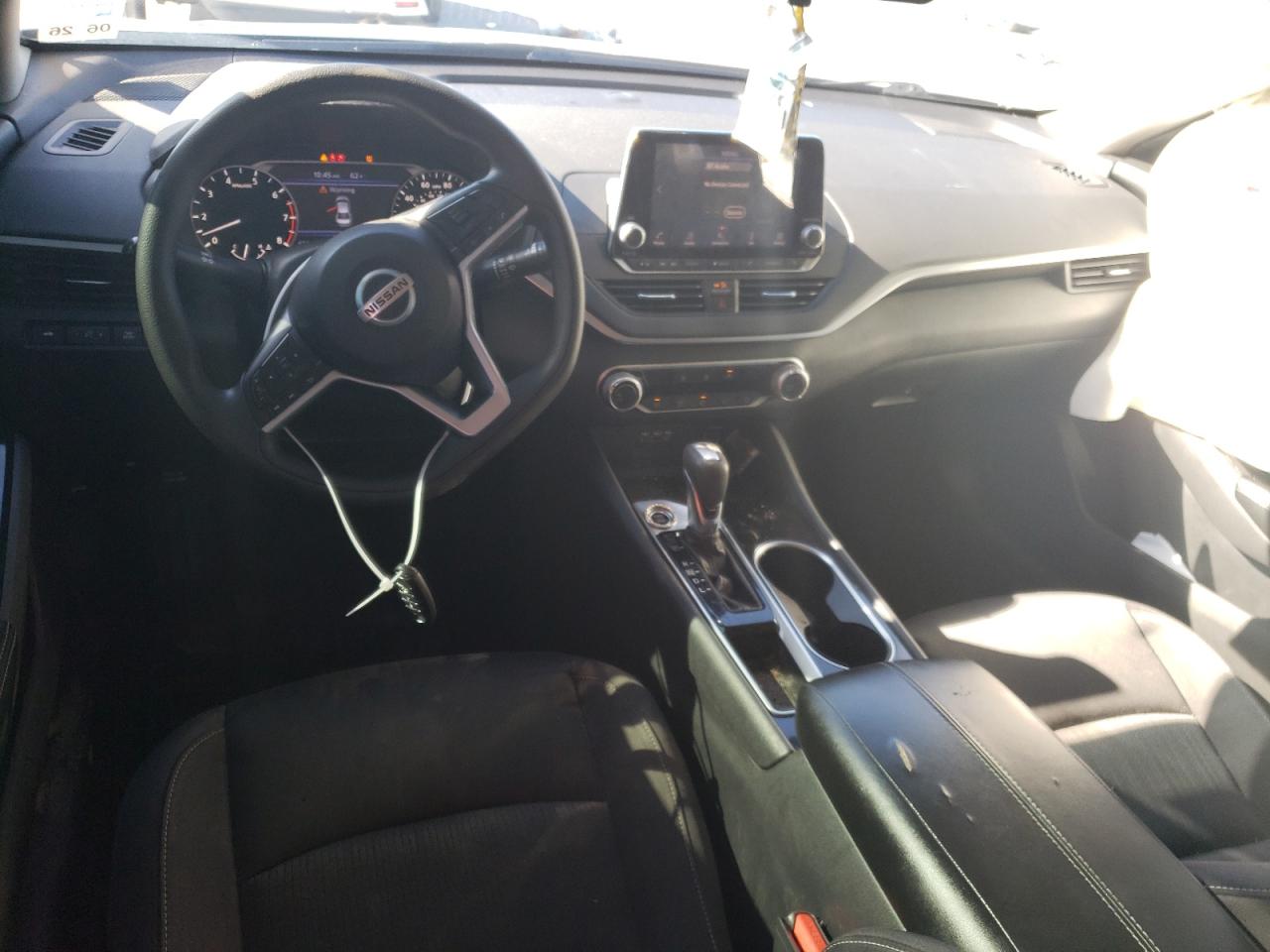 2021 Nissan Altima - Image 8